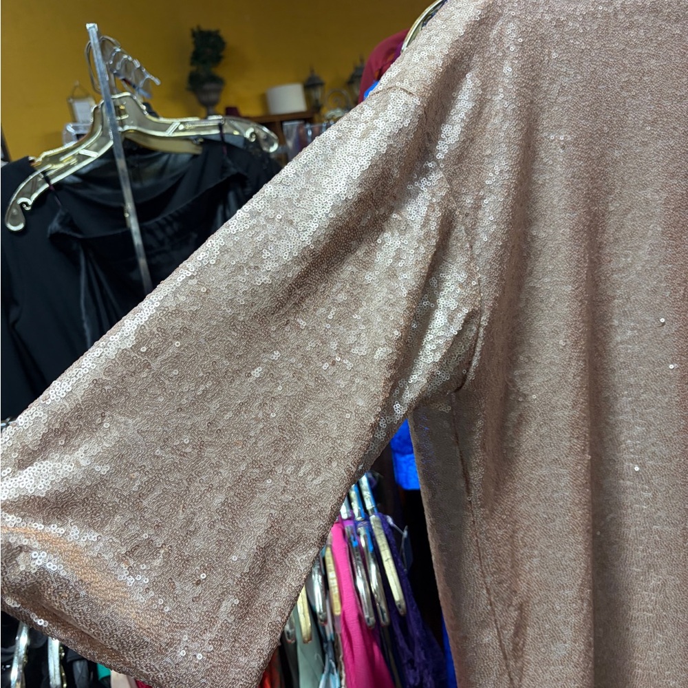 The Limited Sparkling Sequin Robe in Rose Gold - Picture 7 of 10